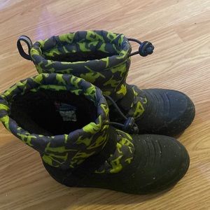 Boys snow boots
